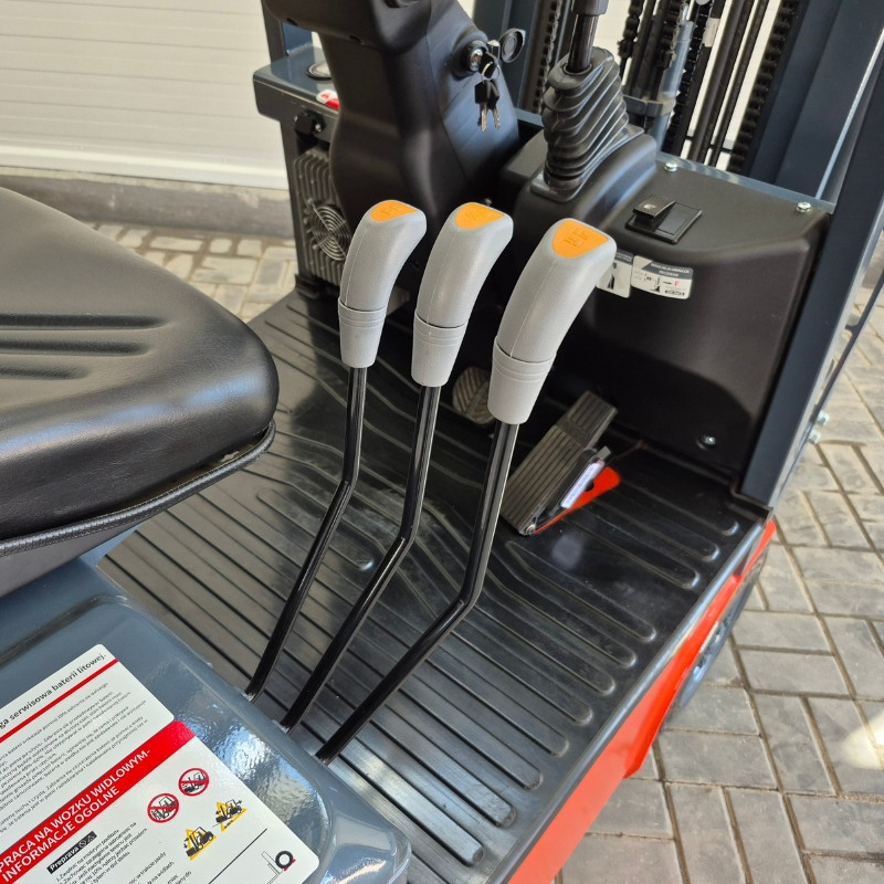 Wózek widłowy elektryczny CPD12SQ - 3 kołowy ZSM435